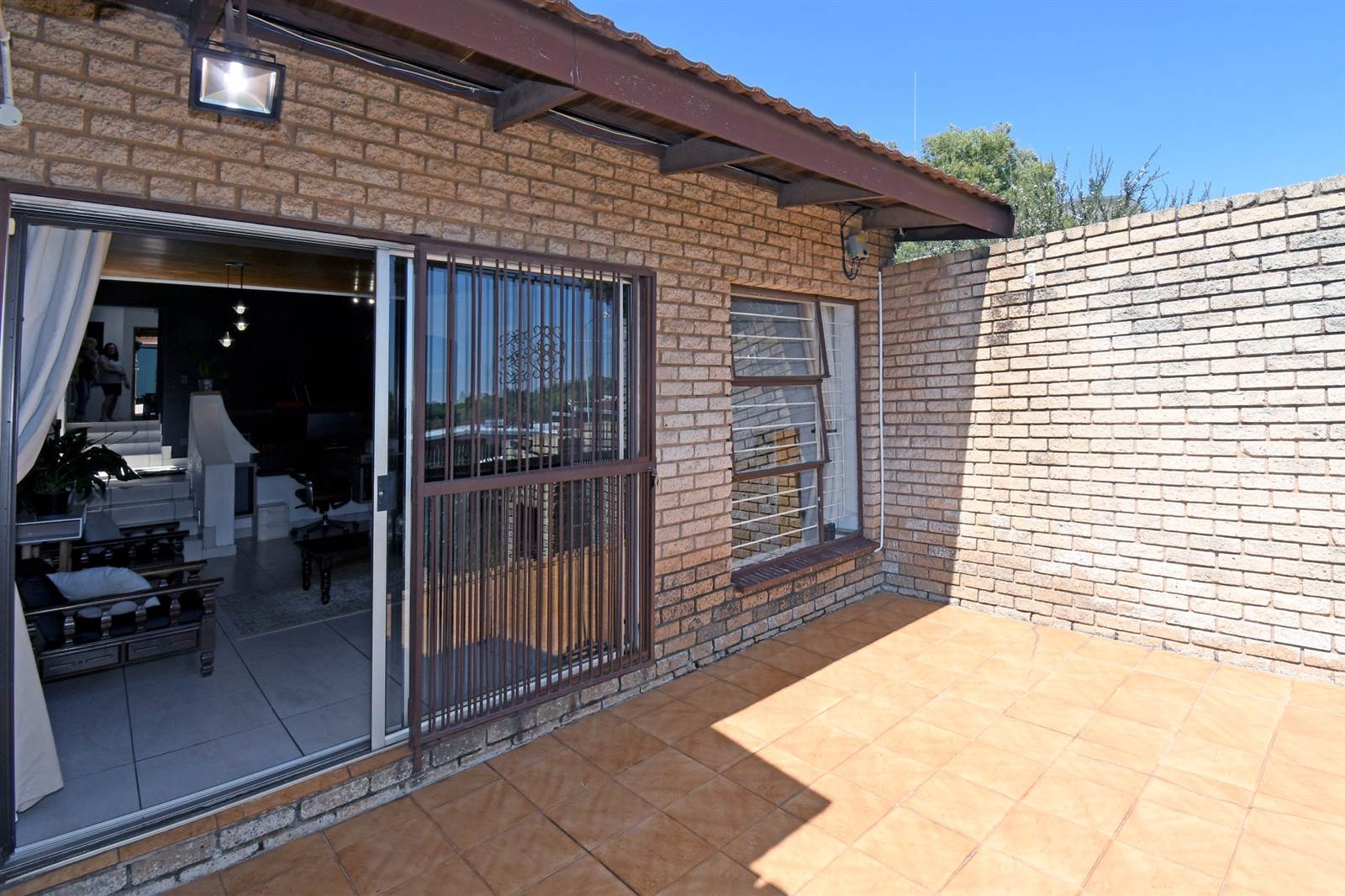 3 Bed Townhouse in Constantia Kloof photo number 15
