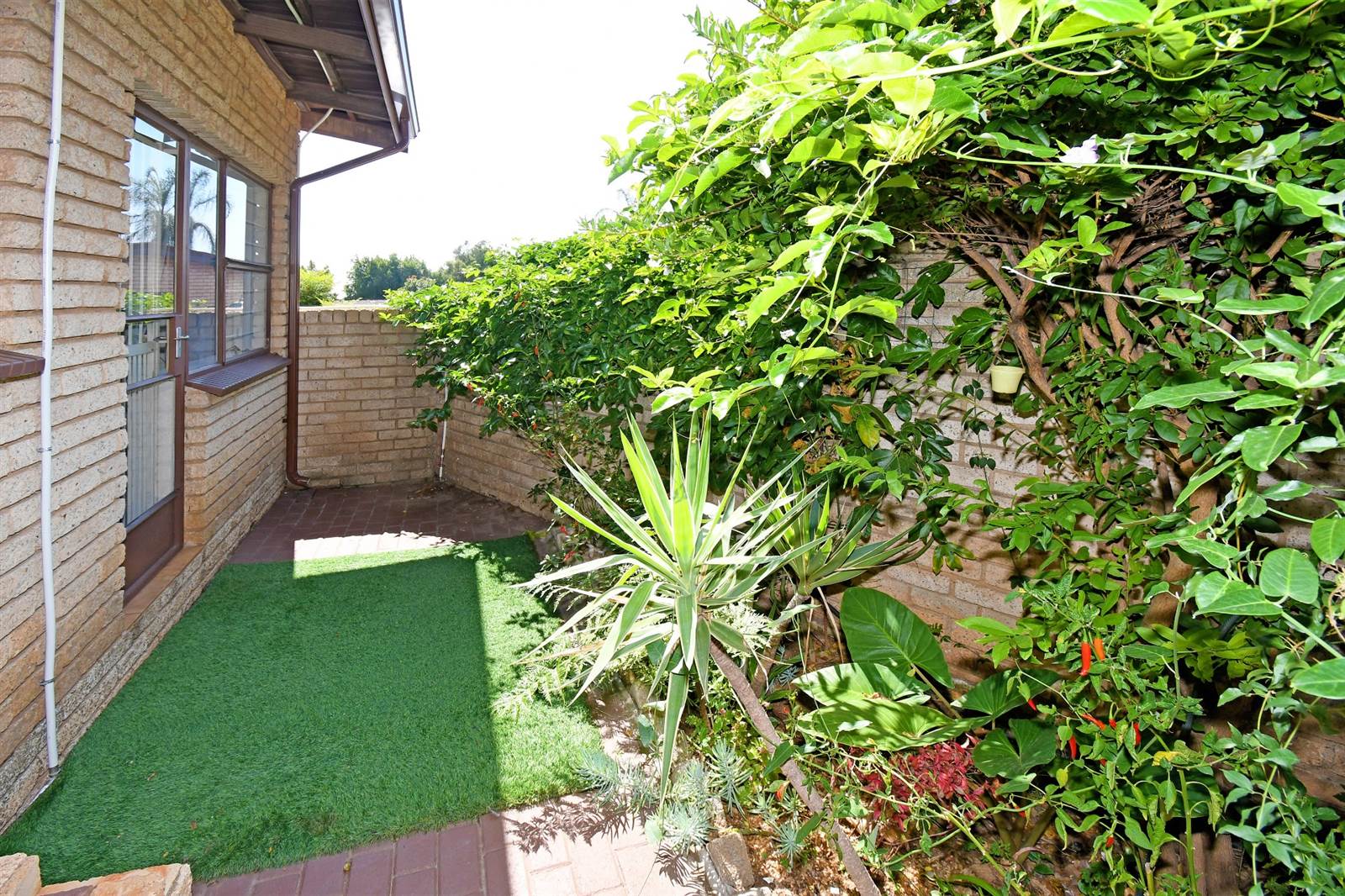 3 Bed Townhouse in Constantia Kloof photo number 26