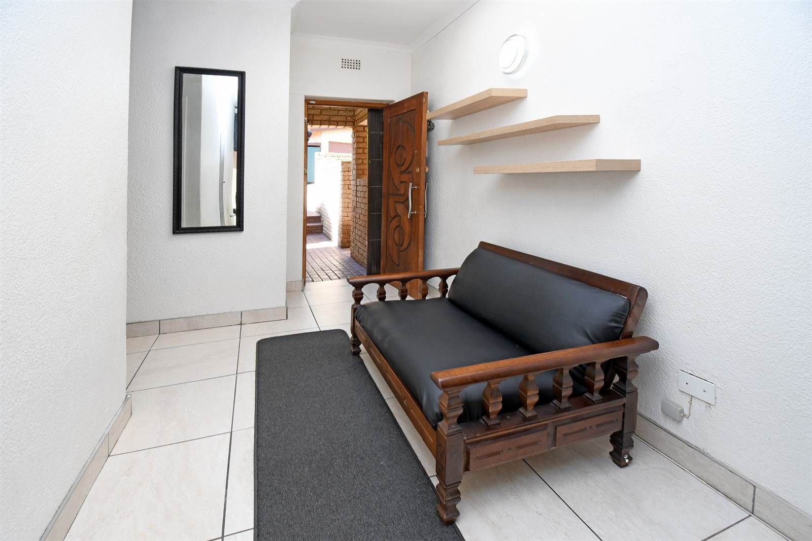 3 Bed Townhouse in Constantia Kloof photo number 6