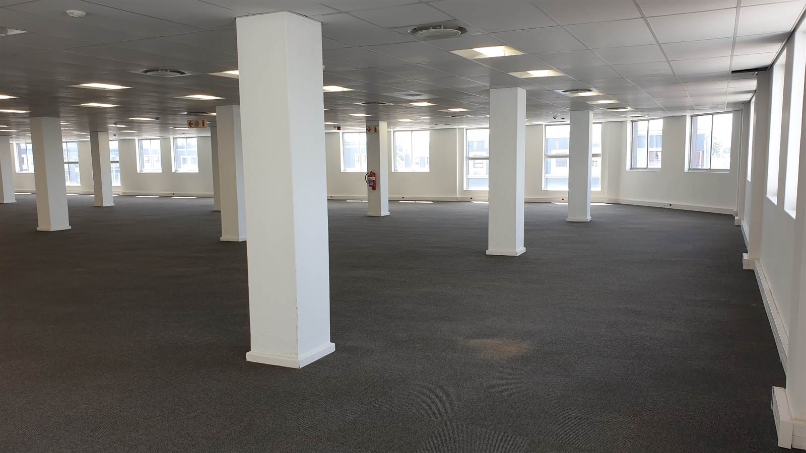 630  m² Commercial space in Bellville Central photo number 9