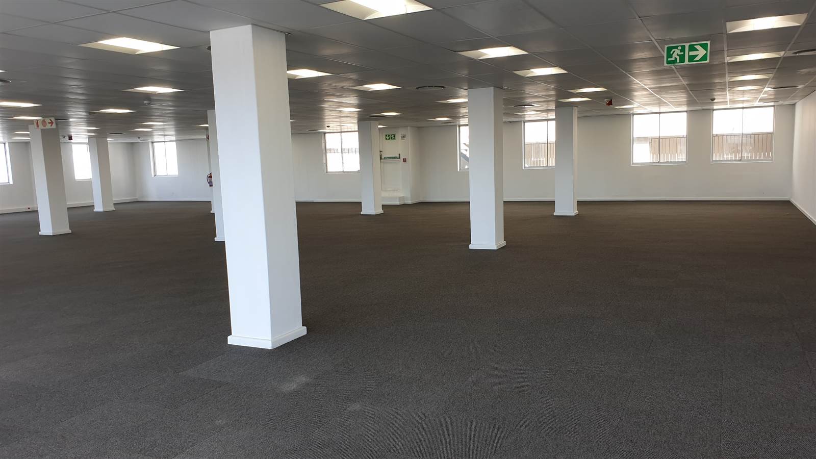 630  m² Commercial space in Bellville Central photo number 8