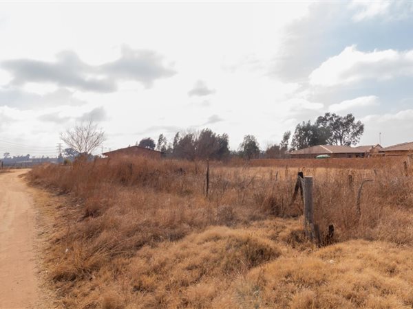 795 m² Land available in Aston Lake