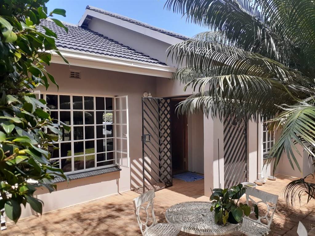 3 Bed House in Louis Trichardt photo number 2