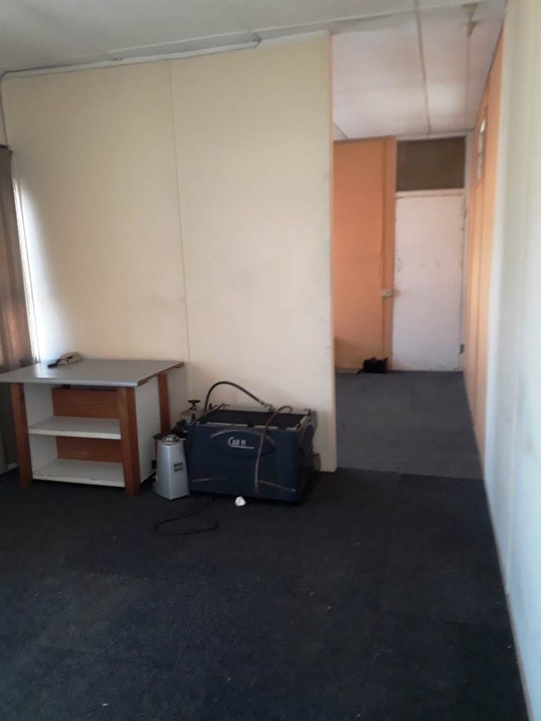 112  m² Commercial space in Pinetown Central photo number 6