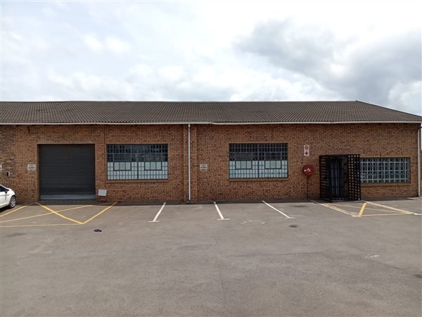 340  m² Commercial space in Alton