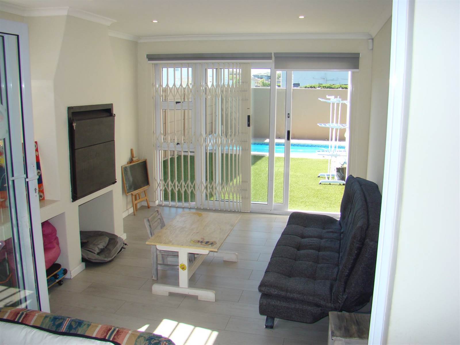 3 Bed House in Parklands North photo number 3