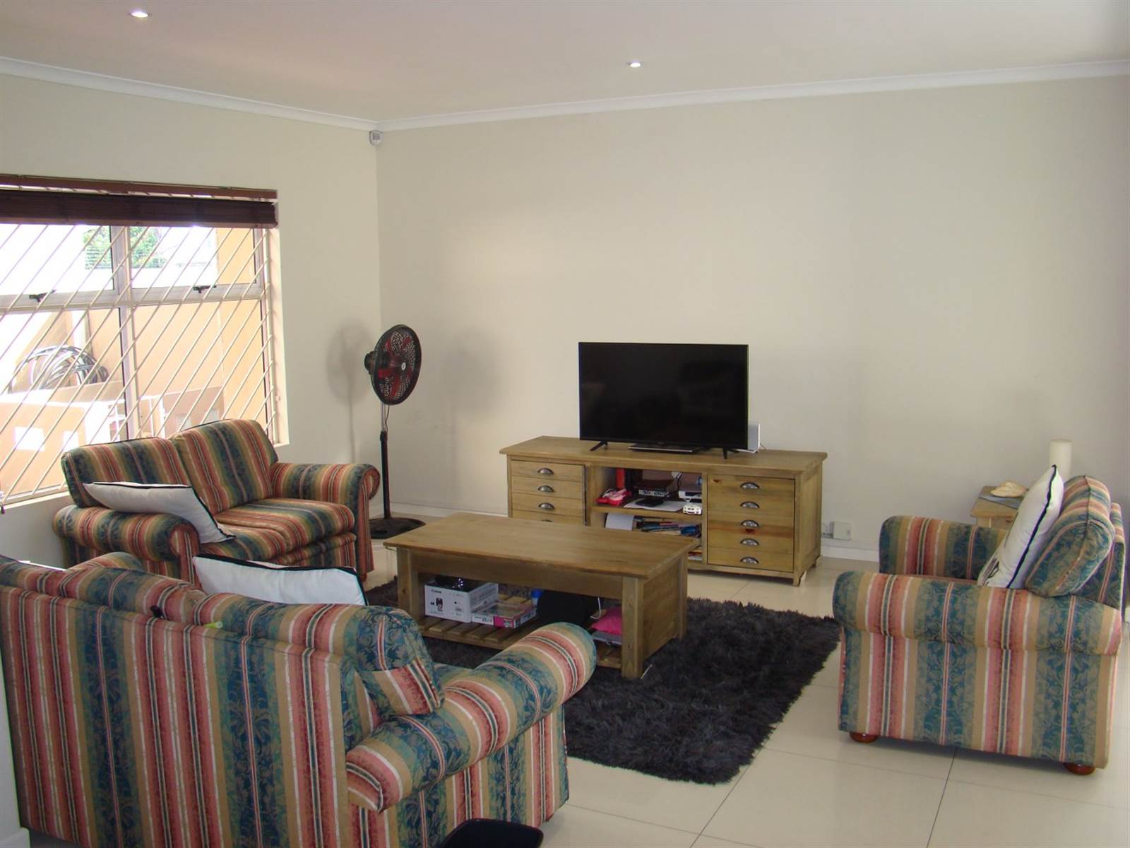 3 Bed House in Parklands North photo number 2