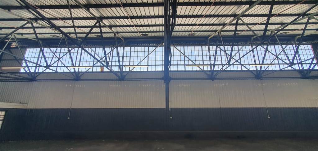 355  m² Industrial space in City Deep photo number 10