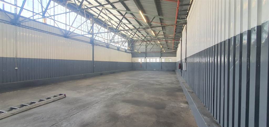 355  m² Industrial space in City Deep photo number 12