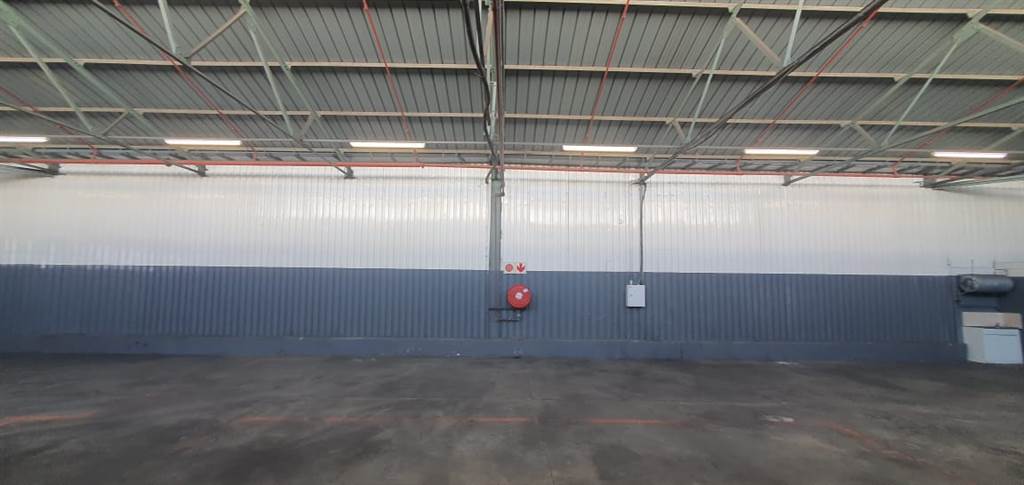 355  m² Industrial space in City Deep photo number 8