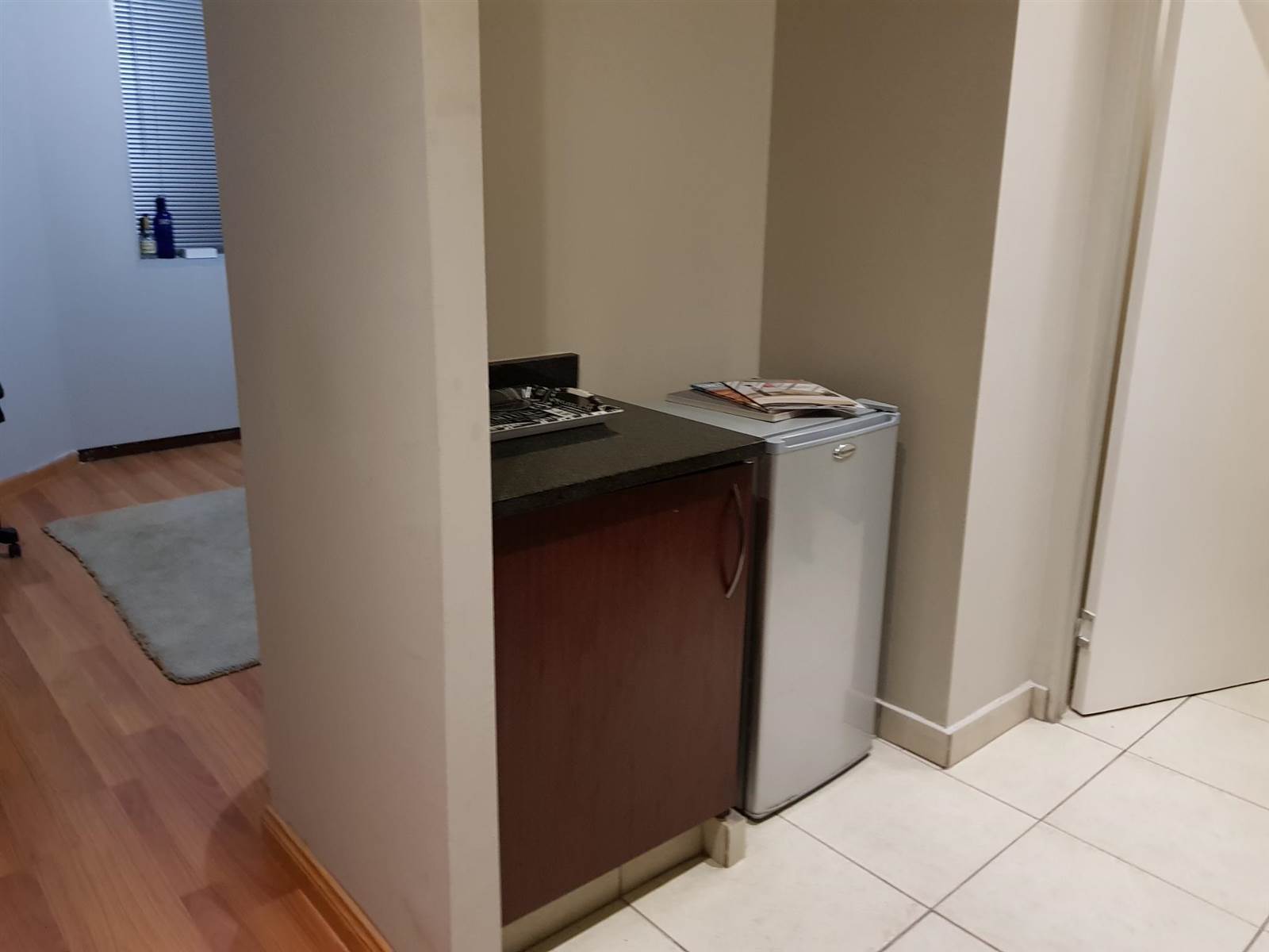 1 Bed Townhouse in Johannesburg Central and CBD photo number 6