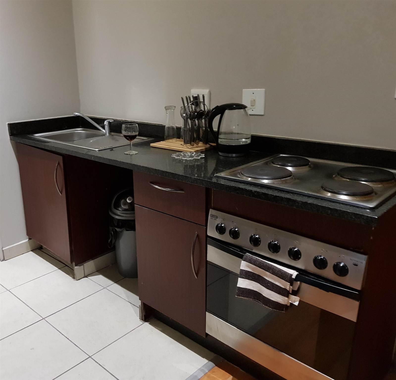 1 Bed Townhouse in Johannesburg Central and CBD photo number 5