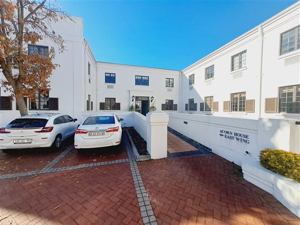 275  m² Commercial space