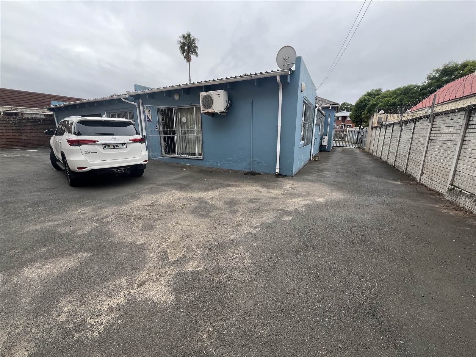 320  m² Commercial space in Southernwood photo number 15