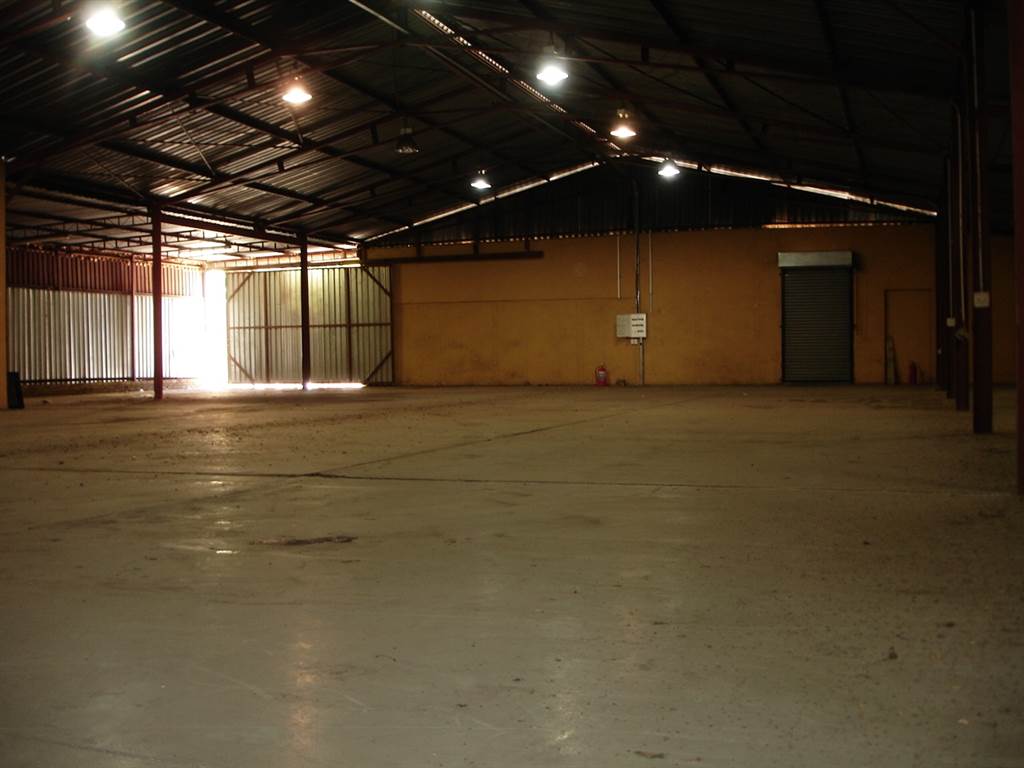 914  m² Commercial space in Oos-Einde photo number 2