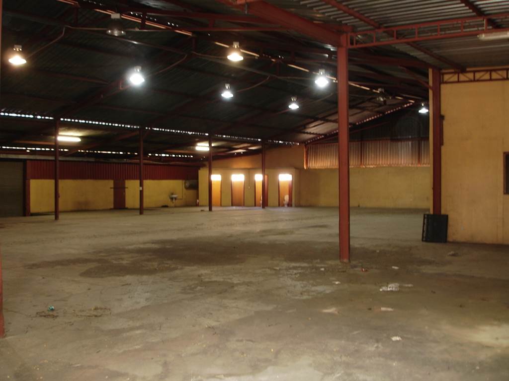 914  m² Commercial space in Oos-Einde photo number 5