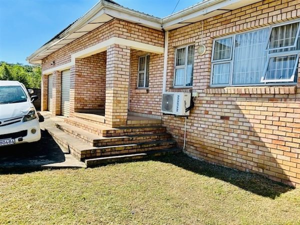 5 Bedroom House 5 Bedroom House