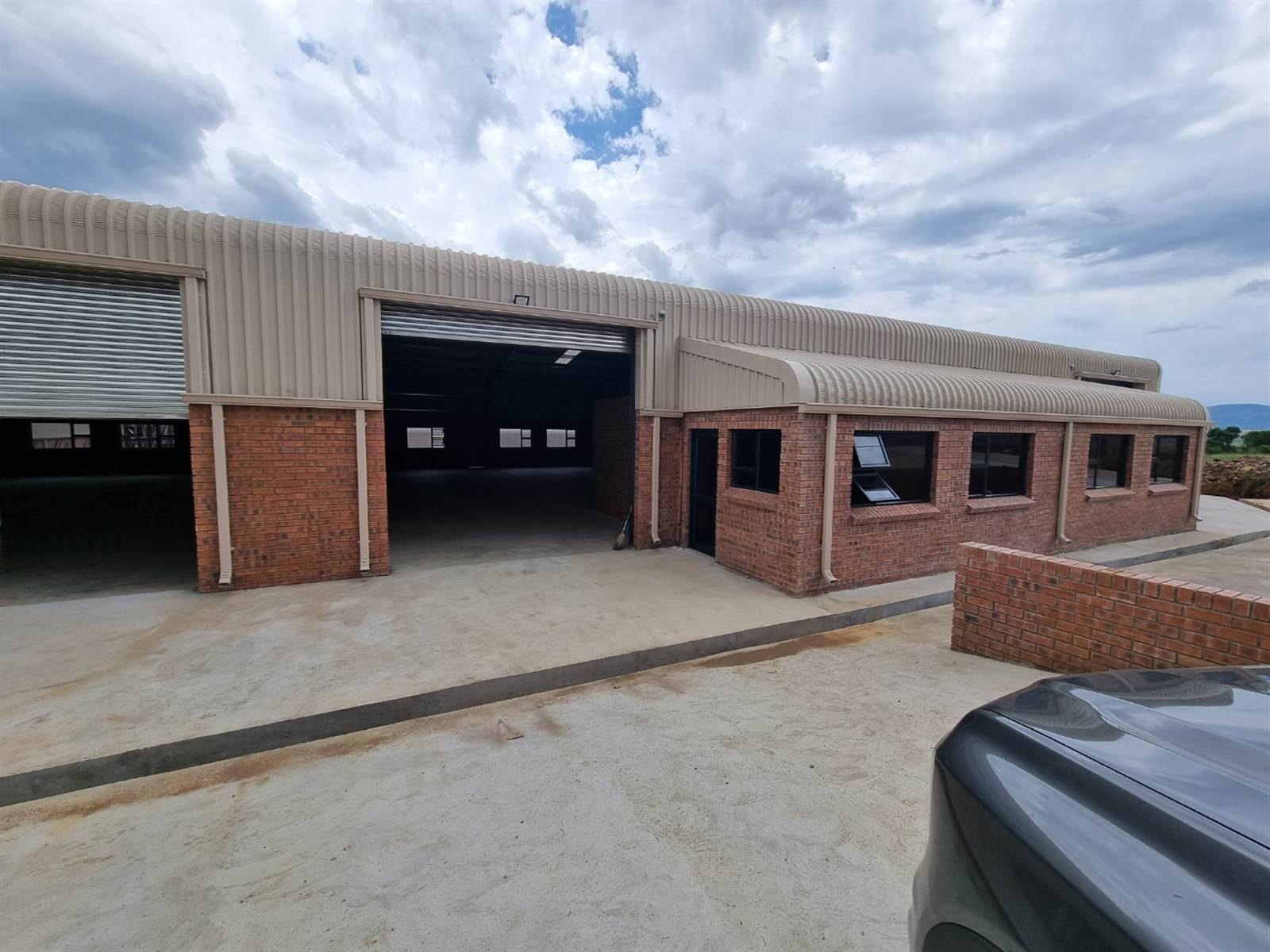 275  m² Commercial space in Lydenburg photo number 1