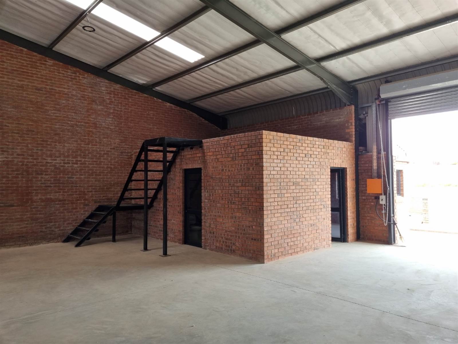 275  m² Commercial space in Lydenburg photo number 8