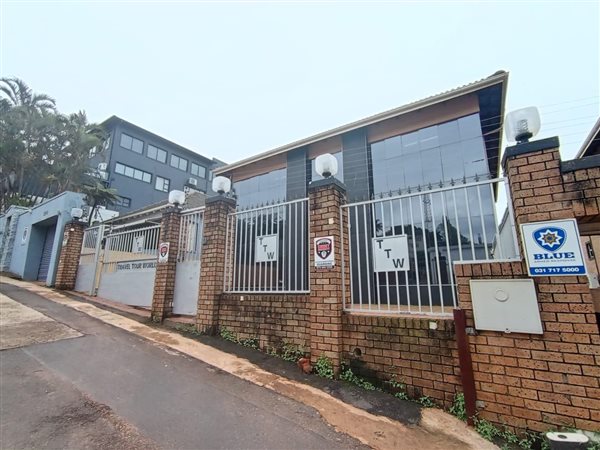 65  m² Commercial space in Musgrave