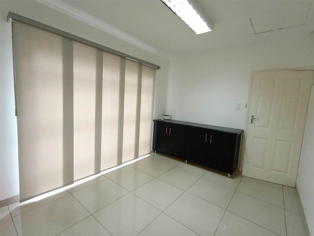 65  m² Commercial space in Musgrave photo number 2
