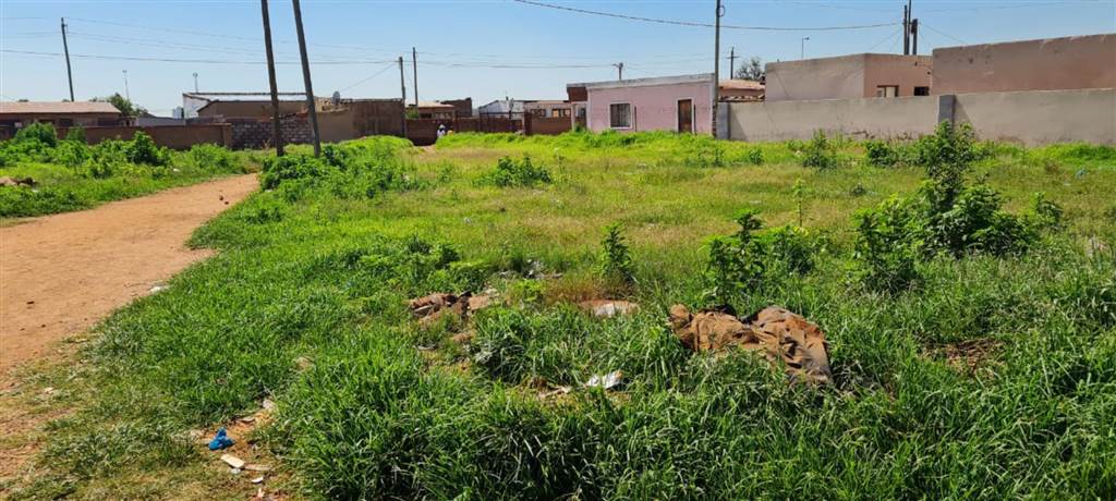 1400 m² Land available in Katlehong photo number 2
