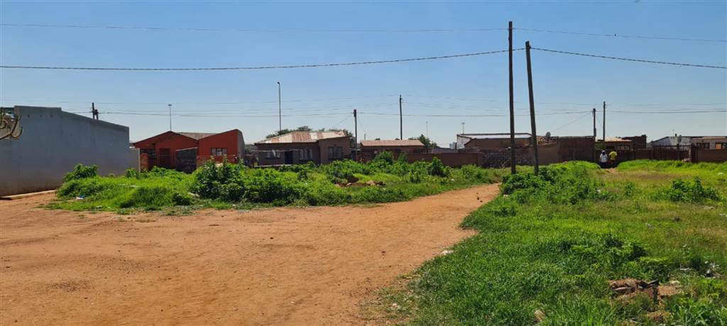 1400 m² Land available in Katlehong photo number 3
