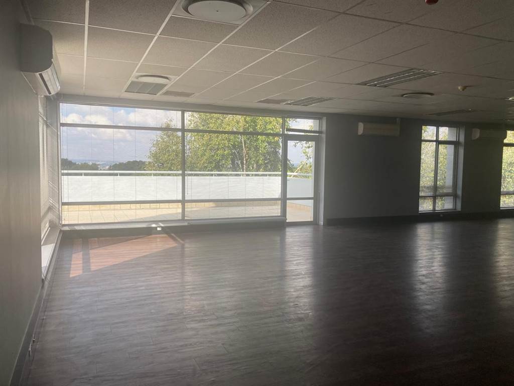887  m² Commercial space in Illovo photo number 5
