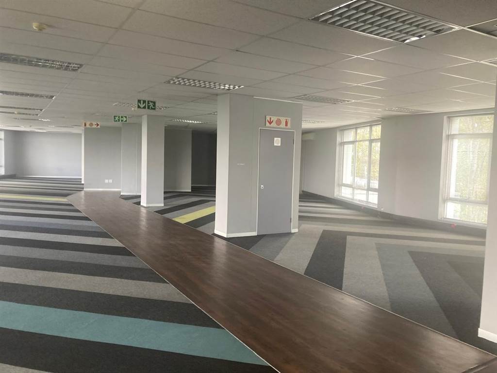 887  m² Commercial space in Illovo photo number 13