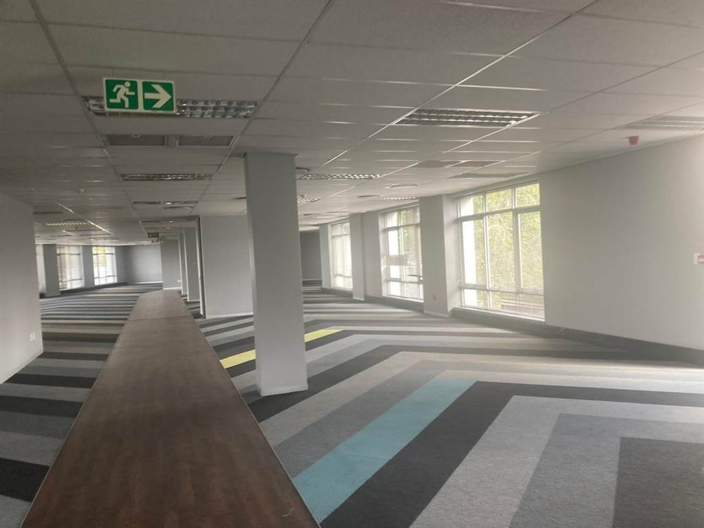 887  m² Commercial space in Illovo photo number 11