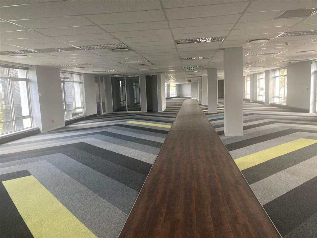 887  m² Commercial space in Illovo photo number 8