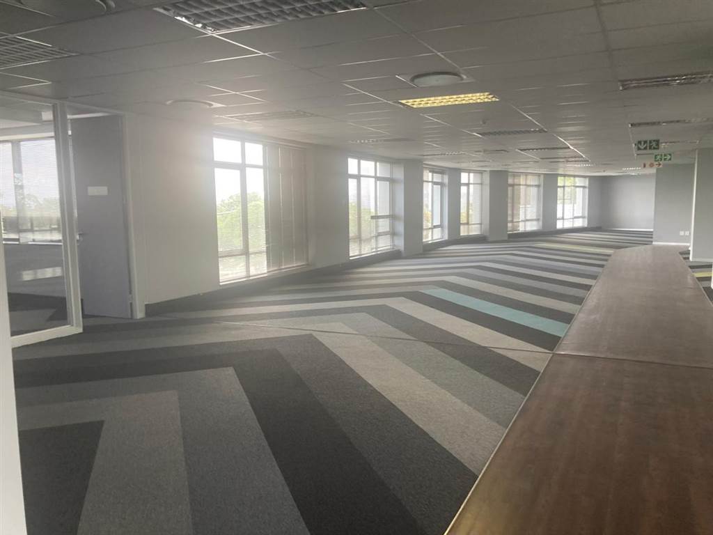 887  m² Commercial space in Illovo photo number 12