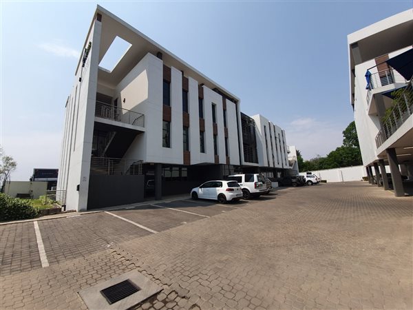 462  m² Commercial space