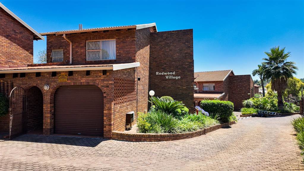 4 Bedroom Townhouse 4 Bedroom Townhouse