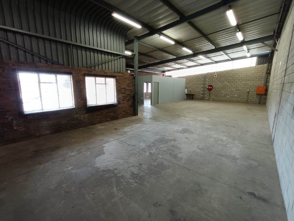 180  m² Industrial space in Kya Sands photo number 2