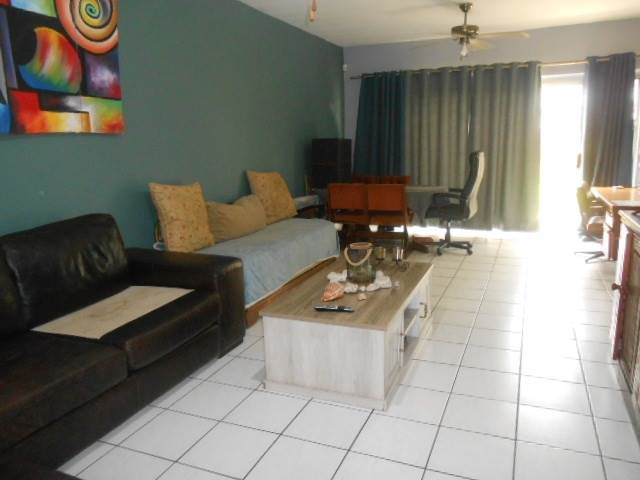 3 Bed Apartment in Brackendowns photo number 3