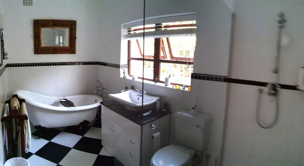 4 Bed House in Fish Hoek photo number 19