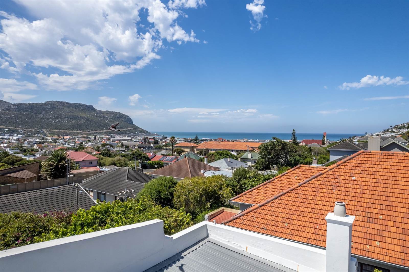 4 Bed House in Fish Hoek photo number 2