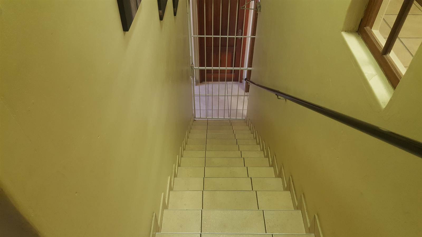 160  m² Commercial space in Amanzimtoti photo number 2