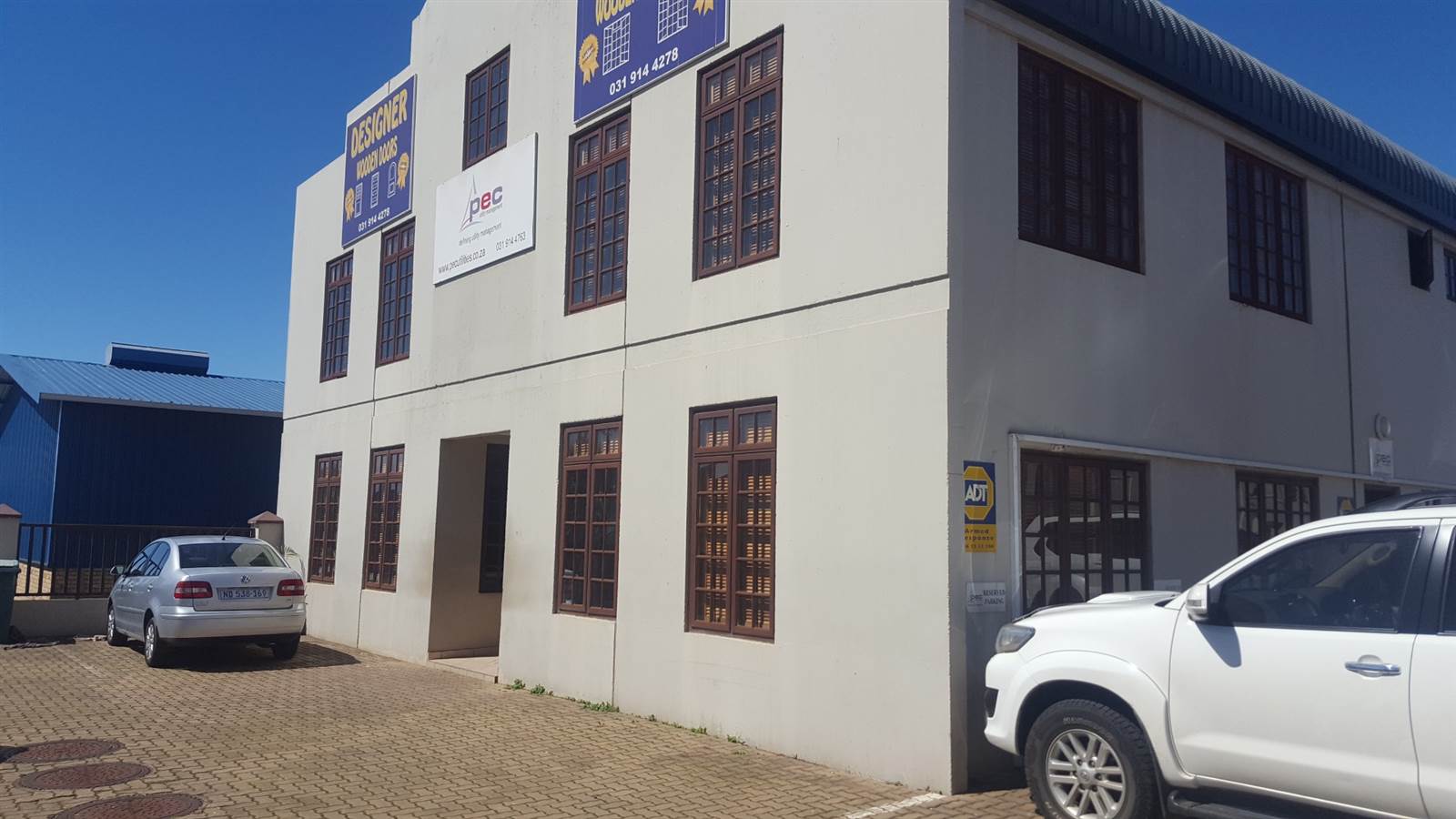 160  m² Commercial space in Amanzimtoti photo number 1