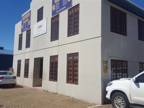 160  m² Commercial space