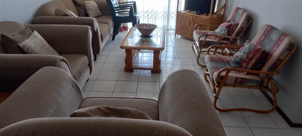 3 Bed Penthouse in Uvongo photo number 5