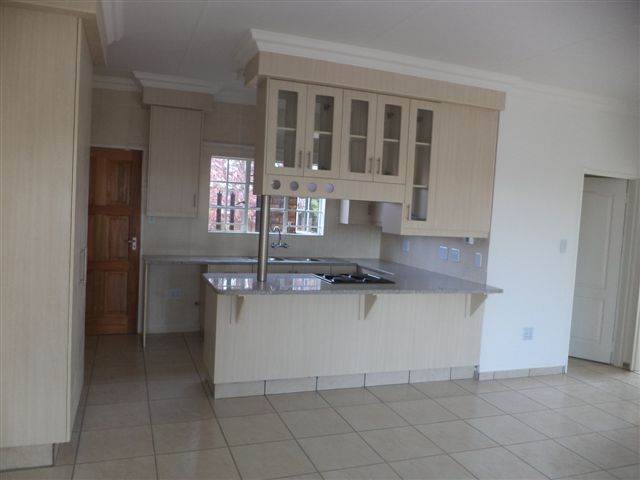 2 Bed Townhouse in Bergsig photo number 2
