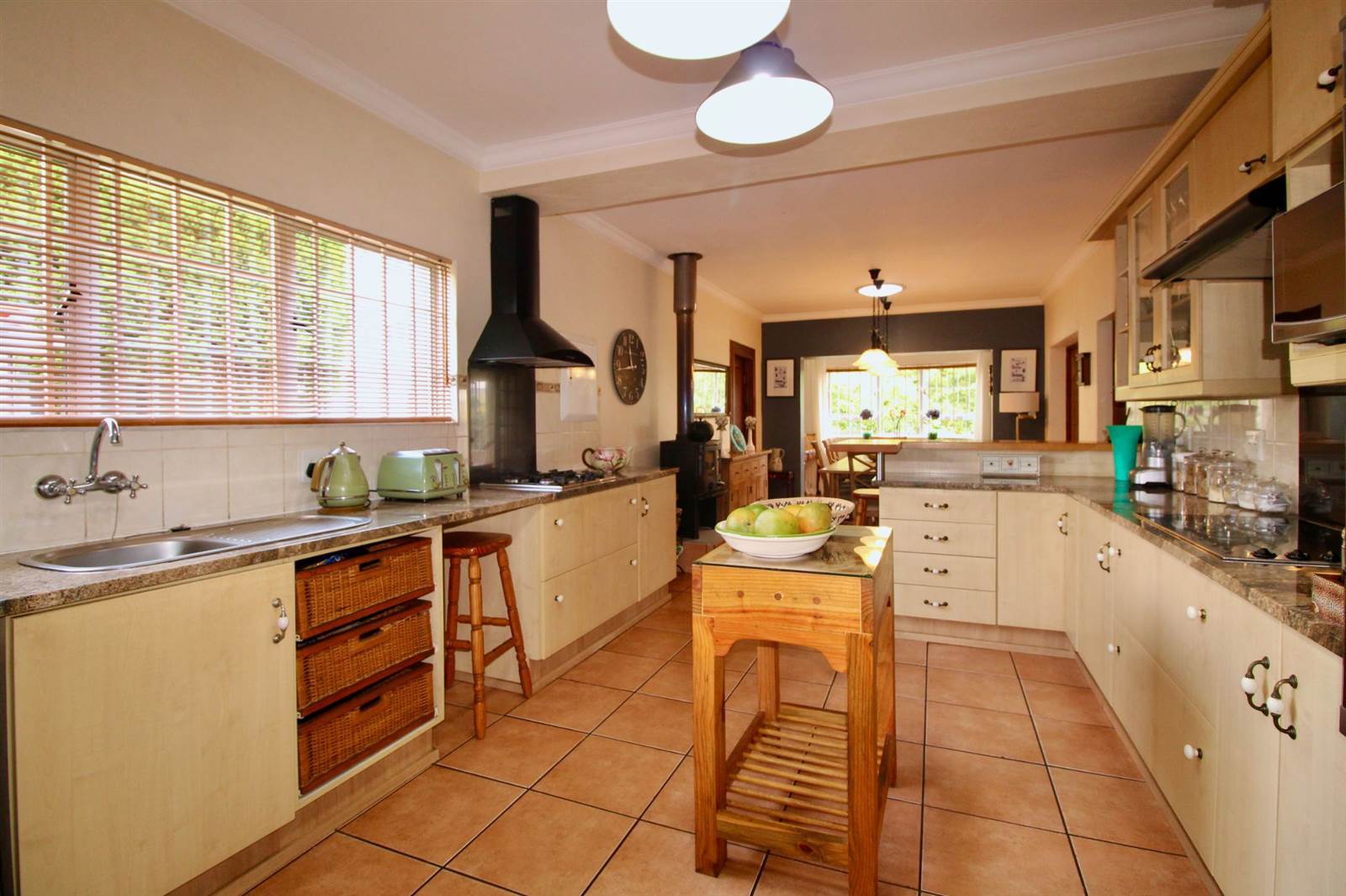 4 Bed House in Dullstroom photo number 7