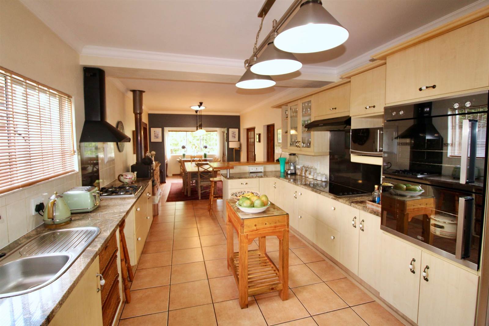 4 Bed House in Dullstroom photo number 9