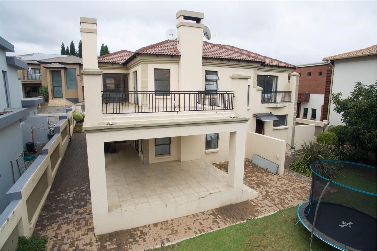 4 Bed House in Greenstone Hill photo number 23