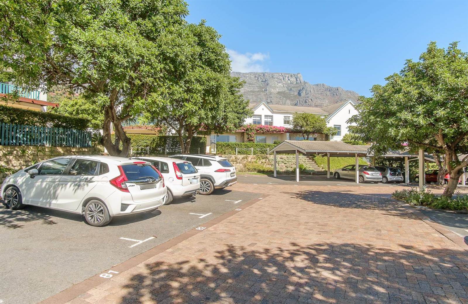 2 Bed Townhouse in Vredehoek photo number 23