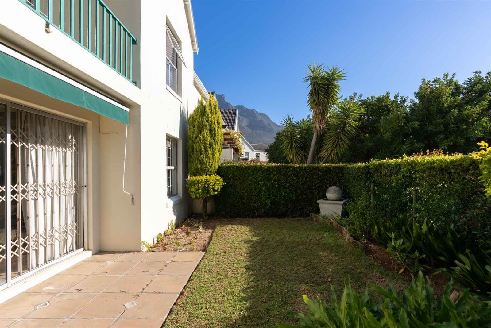 2 Bed Townhouse in Vredehoek photo number 3