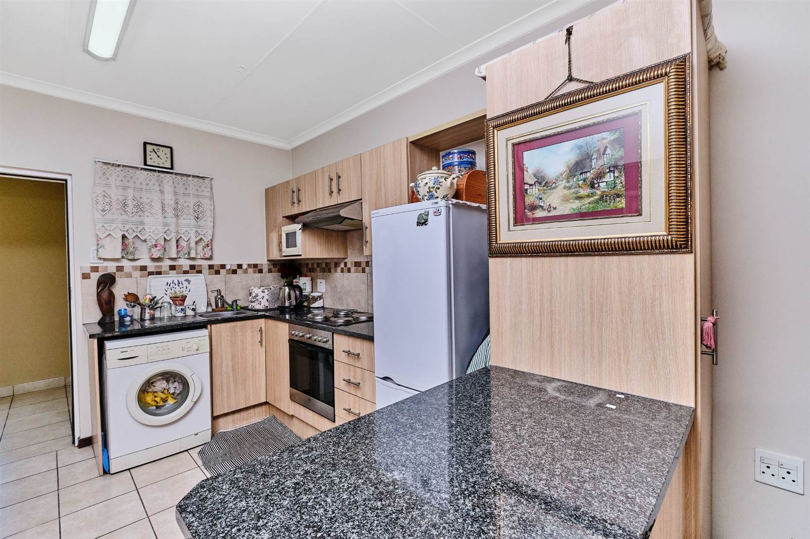 1 Bed Apartment in Olivedale photo number 1
