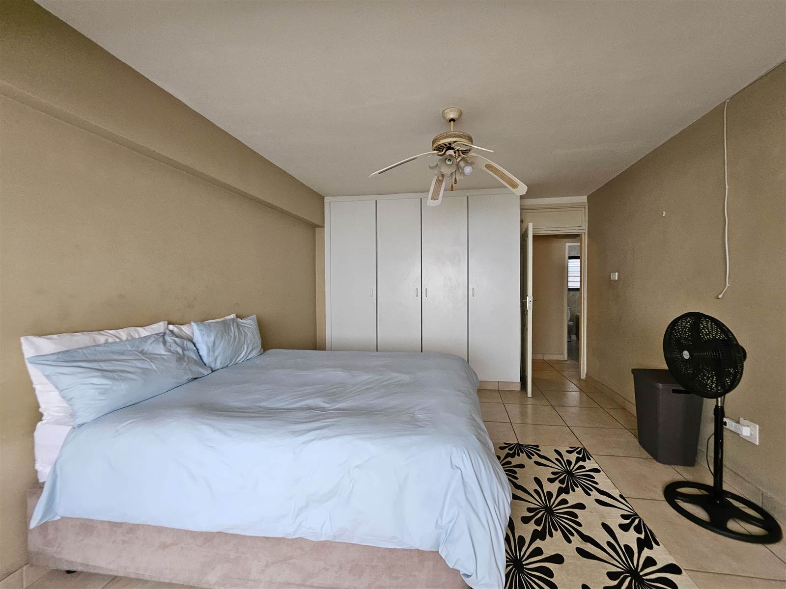 2 Bed Flat in Athlone Park photo number 19